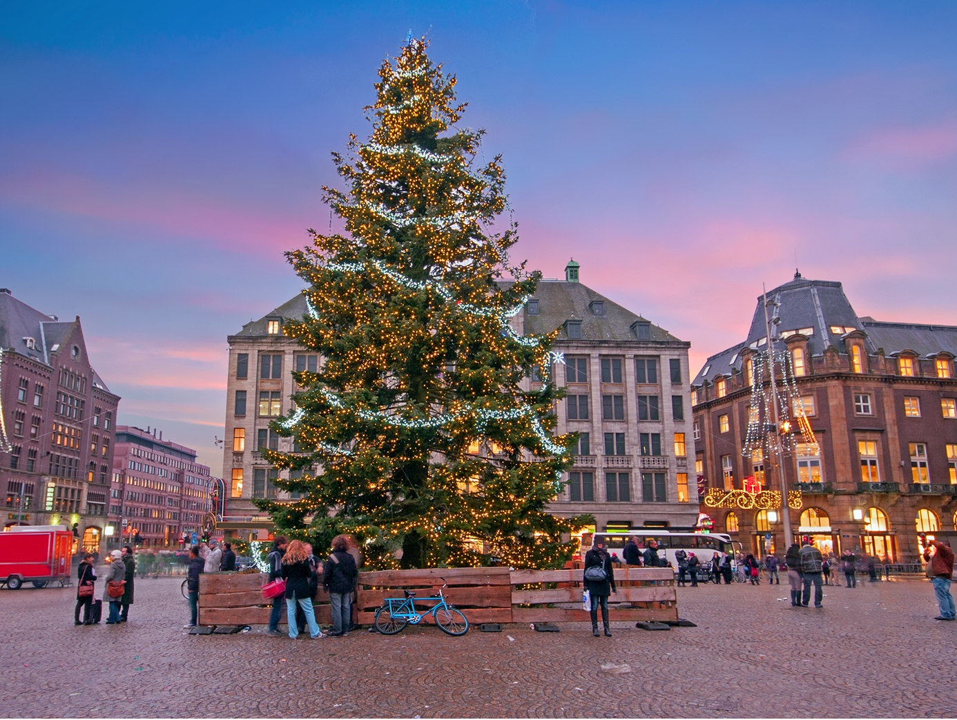 Amsterdam Damrak Christmastree